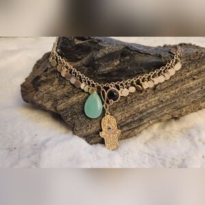 NWOT Hamsa Hand Necklace